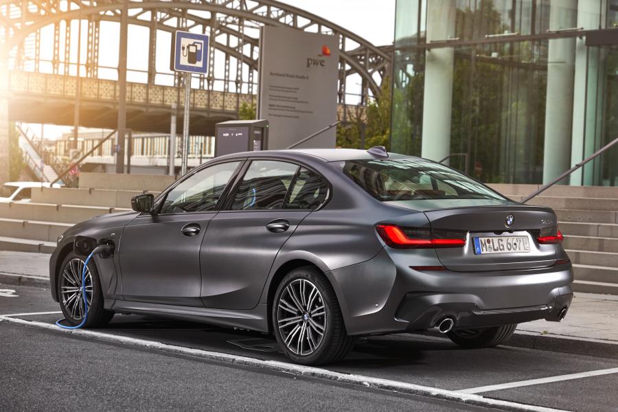  BMW 330e M Sport (G20) 2019 года  (WW) (фото 31 из 40)